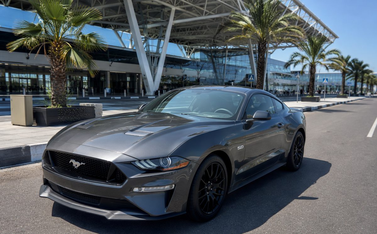 Ford Mustang — фото 1
