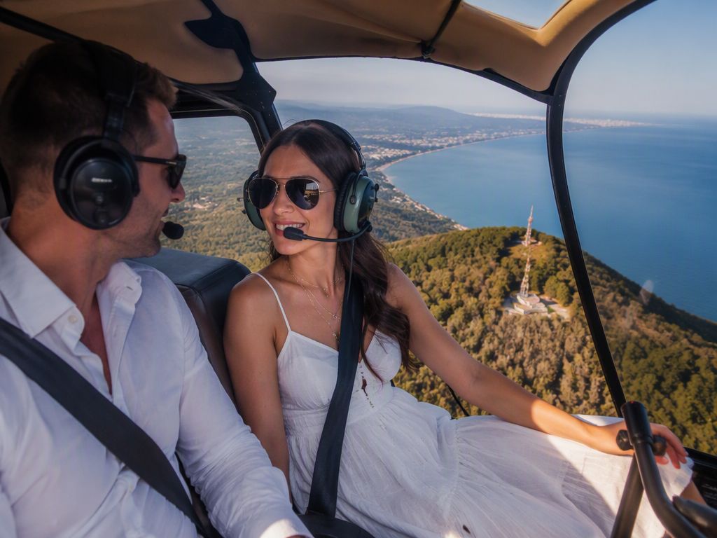 Свидание в полёте на вертолёте Robinson R44 (гора Ахун, 12 мин)