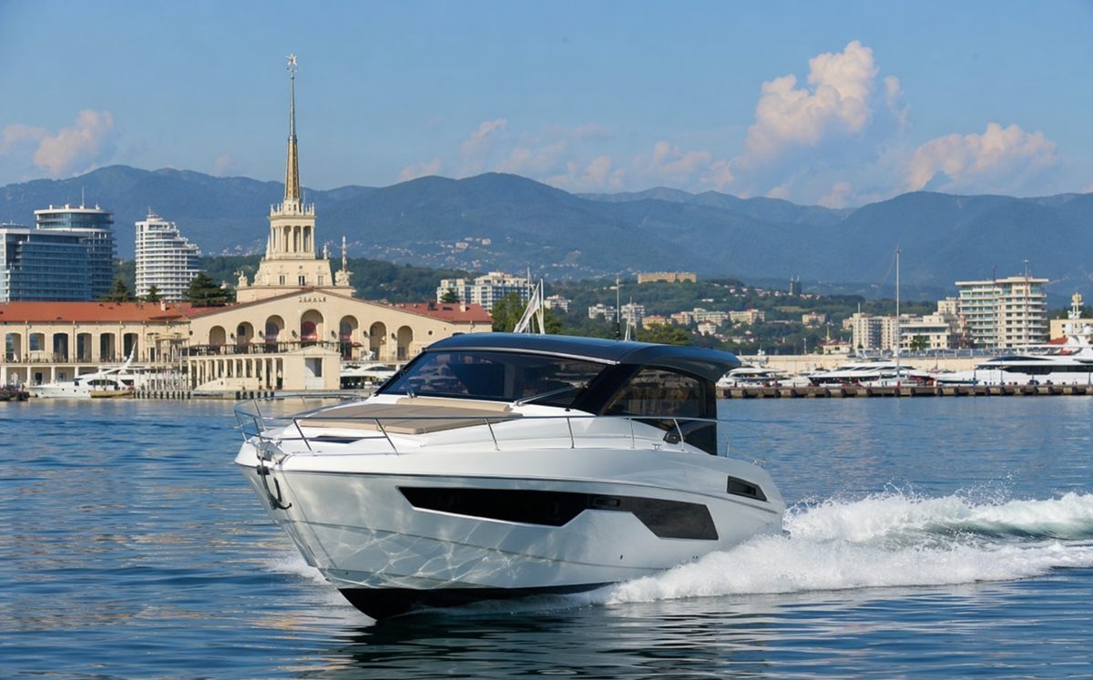 Cranchi E30 Endurance (2022) — фото 1